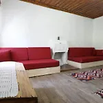 Πανσιόν Ecovillage - Zhulat