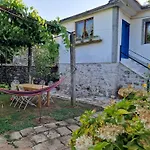 Πανσιόν Ecovillage -